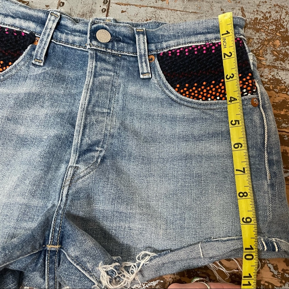 Levi’s 501 Embroidered Shorts - Picture 13 of 16